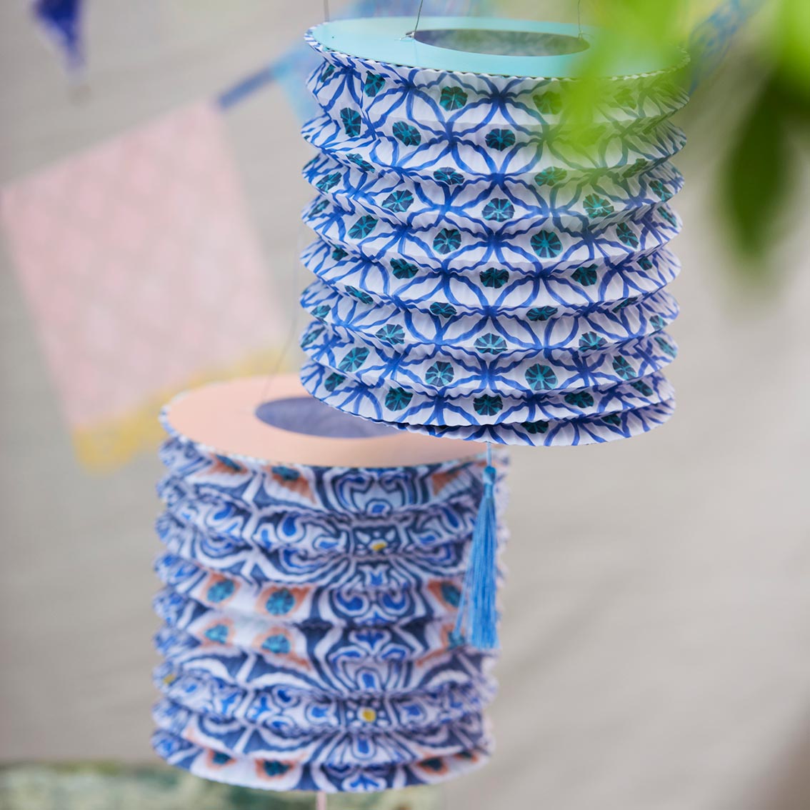 Farollillos azules Souk Summer Paper Lanterns Decoraciones - Paquete de 3