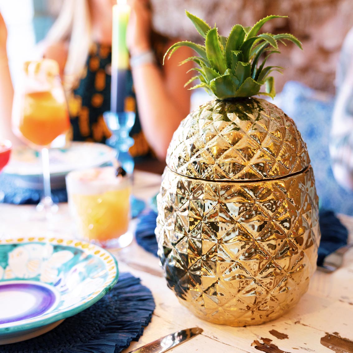 Cubitera de piña dorada con tapa