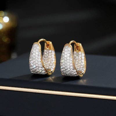Pendientes de aro brillantes de lujo