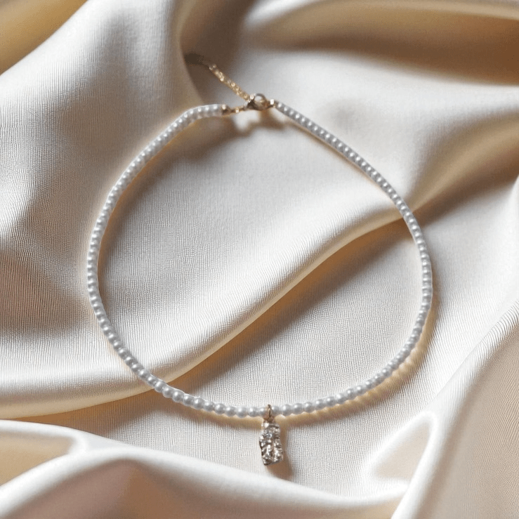 Pellune collar de perlas con colgante de latón chapado en oro