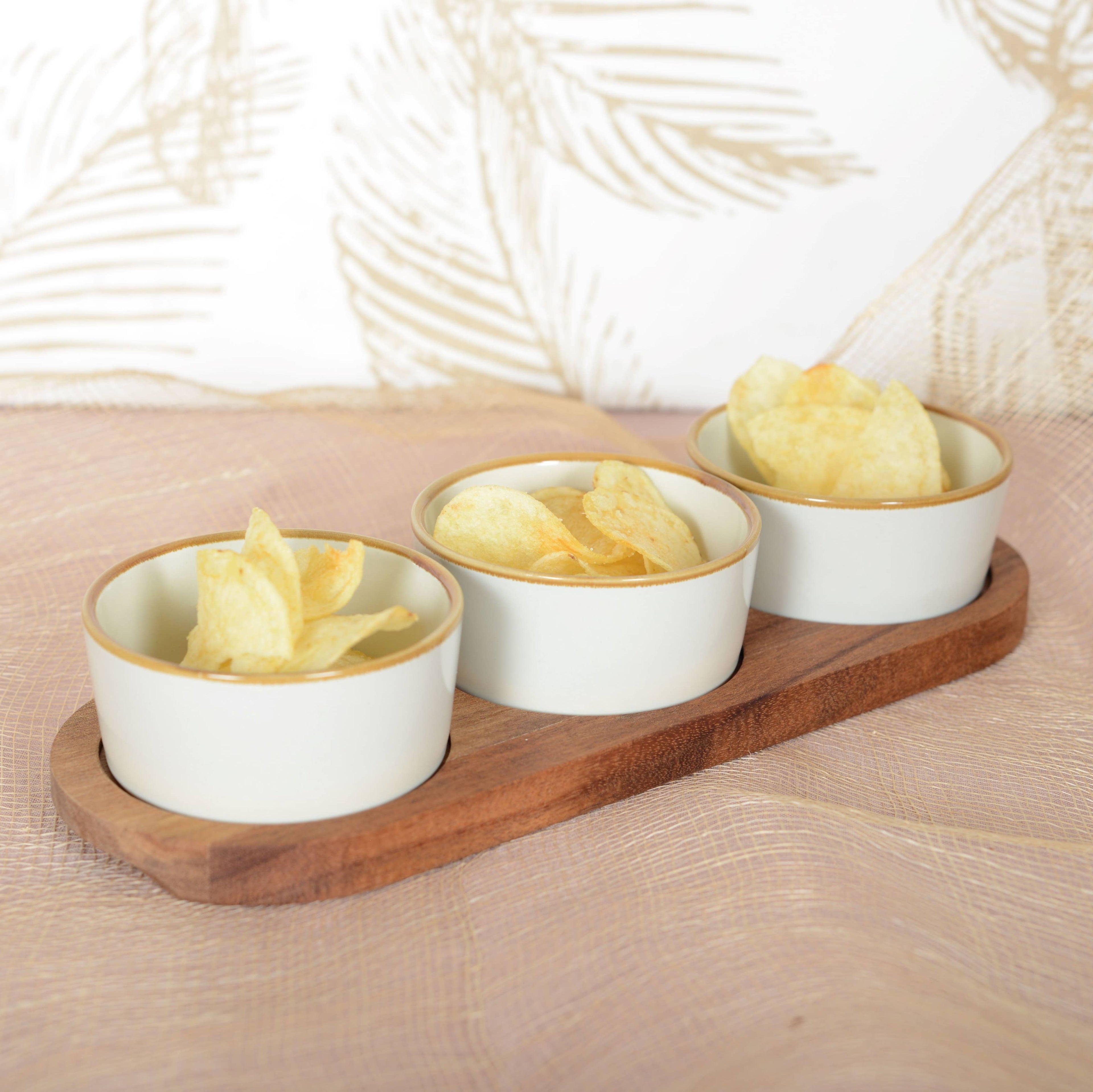 Set de 3 cuencos para aperitivos con bandeja de madera 29x10 cm
