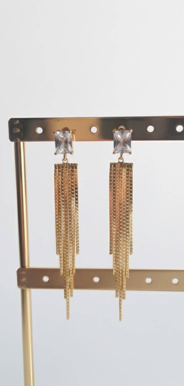 Lumina pendientes largos con circonita y cadenas doradas de latón chapado en oro de 18K