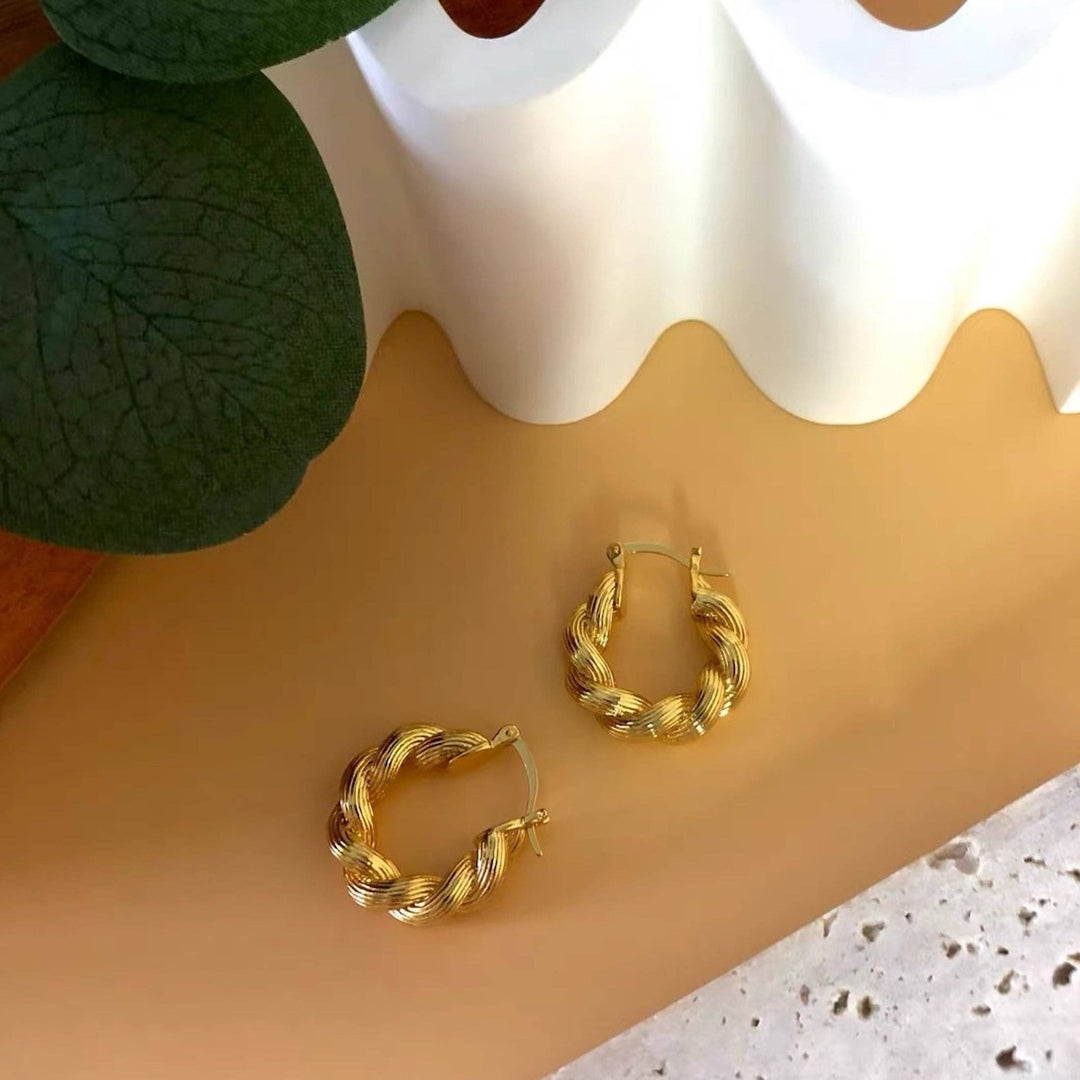 Pendientes de aro trenzados de estilo vintage chapado en oro