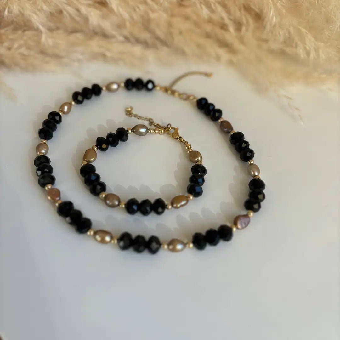 FIAMMA BLACK – Pulsera con medios cristales y perlas