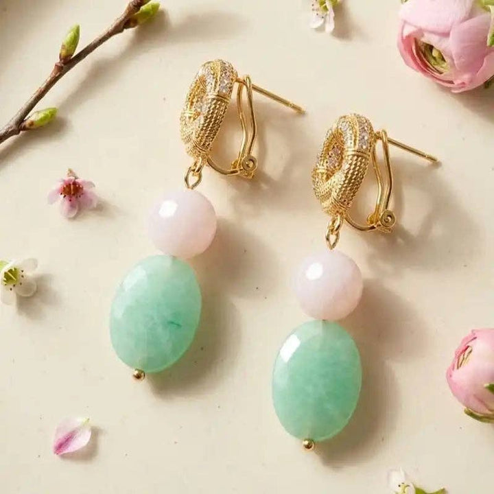 Pendientes artesanales Eternal Spring con cierre a presión chapado en oro