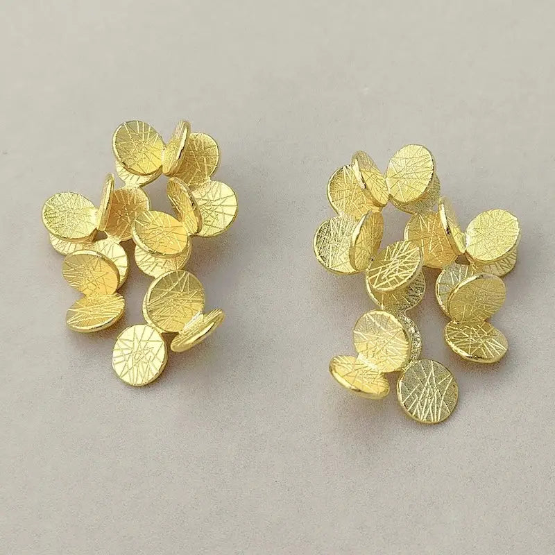 Pendientes elegantes con diseño de ramo de flores - Baño de oro