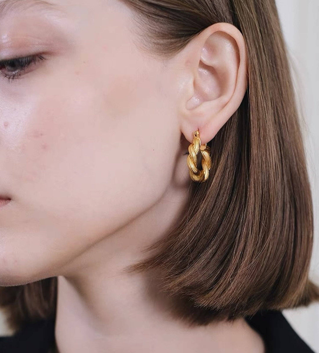 Pendientes de aro trenzados de estilo vintage chapado en oro