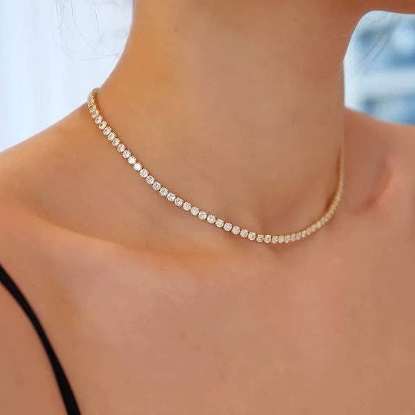 Choker brillante con apariencia de diamantes atemporales chapado en oro con circonitas de calidad AAAA