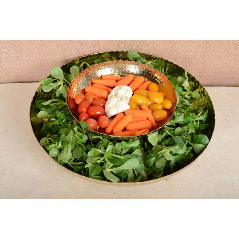 Bandeja redonda de metal dorado martillado con pies redondos 23 cm