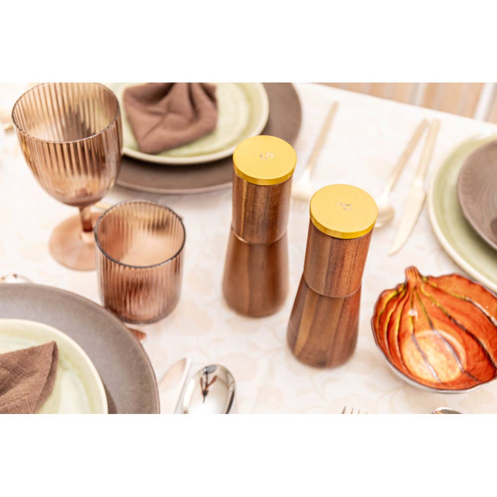 Salero y pimentero de madera