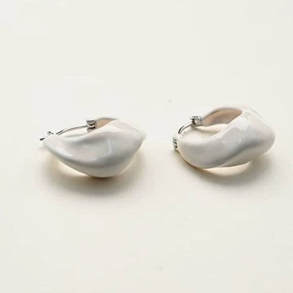 Pendientes de aro esmaltados minimalistas únicos