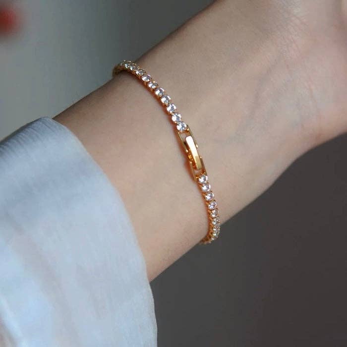 Pulsera brillante de aspecto diamante atemporal chapado en oro