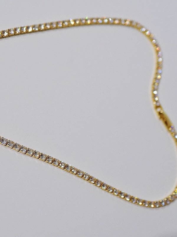 Choker brillante con apariencia de diamantes atemporales chapado en oro con circonitas de calidad AAAA