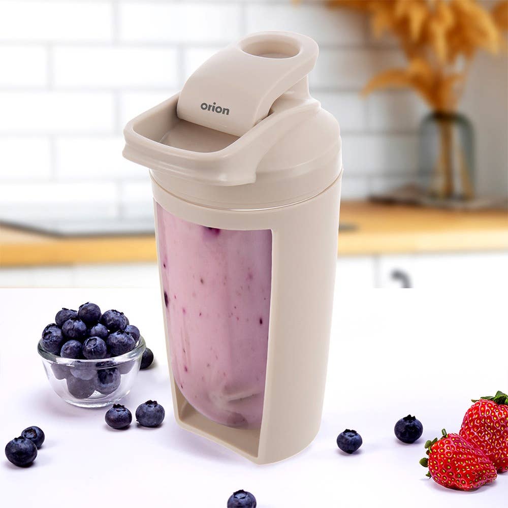 Botella shaker de proteína Tritan con bola mezcladora beige 700 ml 128709