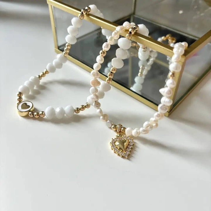 LOVE – Collar de perlas con colgante de sagrado corazón  chapados en oro de 18K