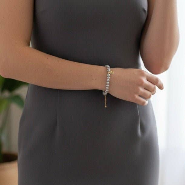 Pulsera Ondine con perlas de río grises, elegante