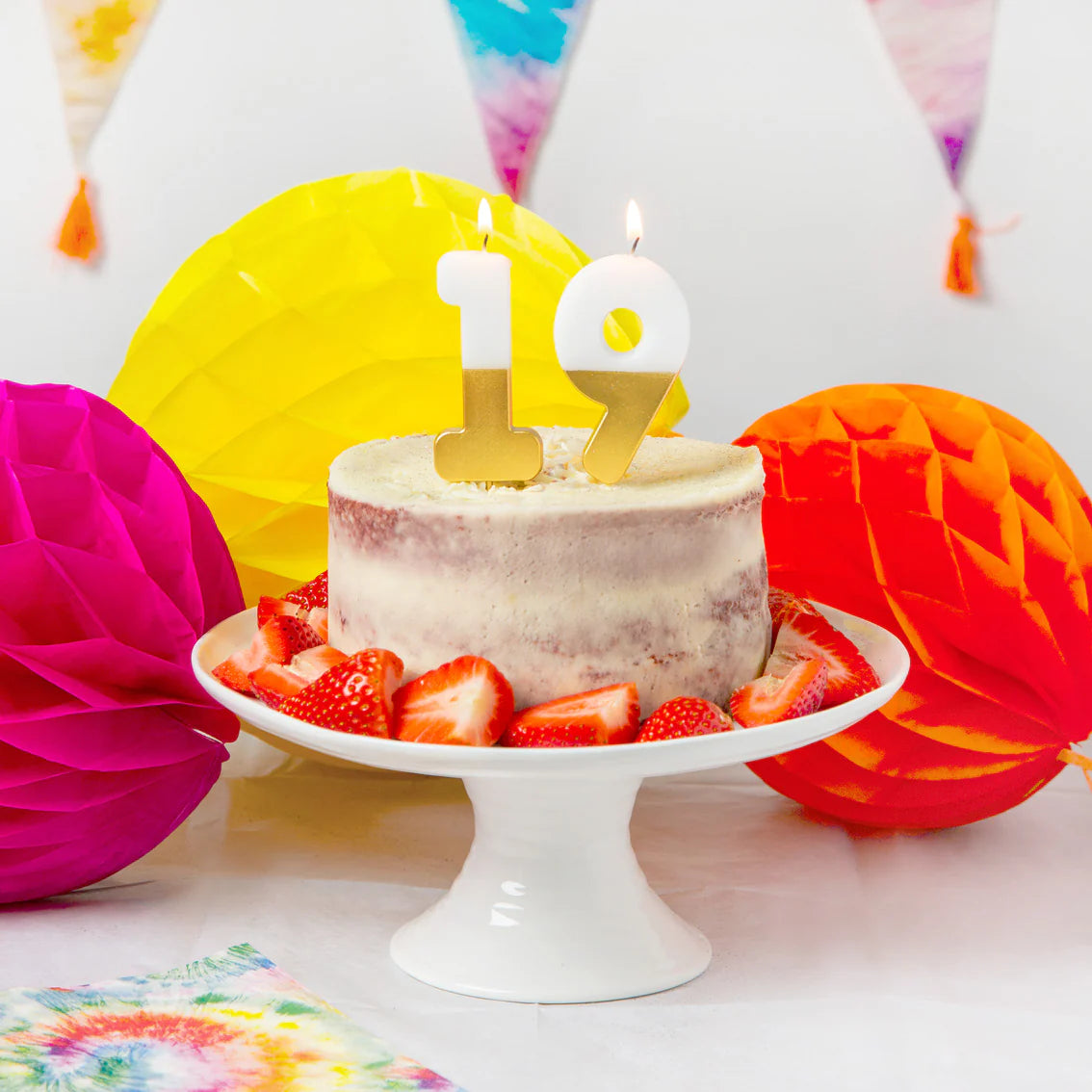 Velas con número 9 de cumpleaños blanca y dorada