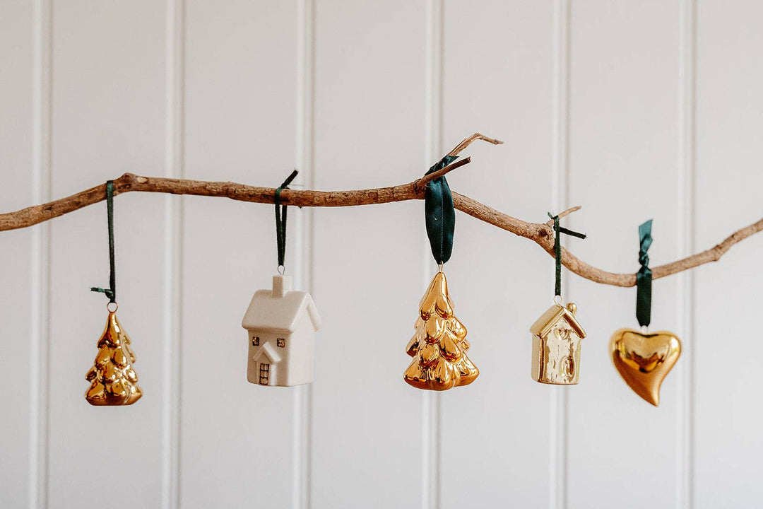 Casa Colgante de Navidad de Cerámica Dorada