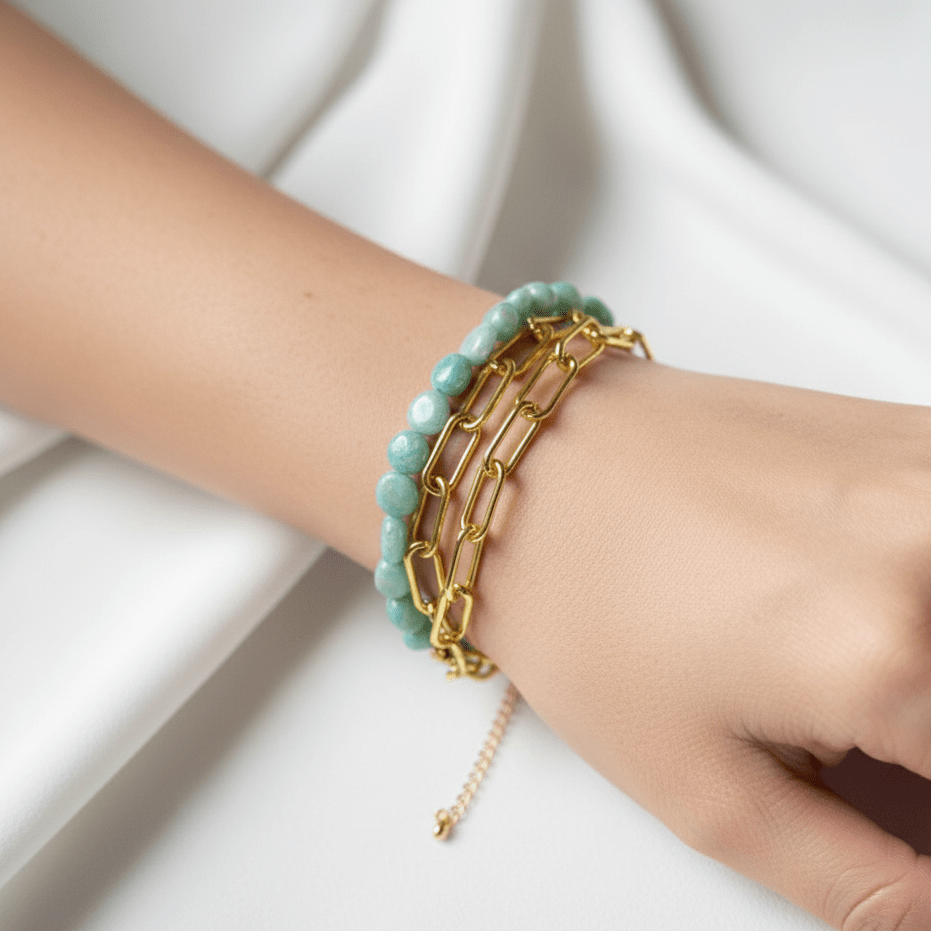 Pulsera de latón bañada en oro de 18 quilates con amazonita baño de oro de 18 quilates