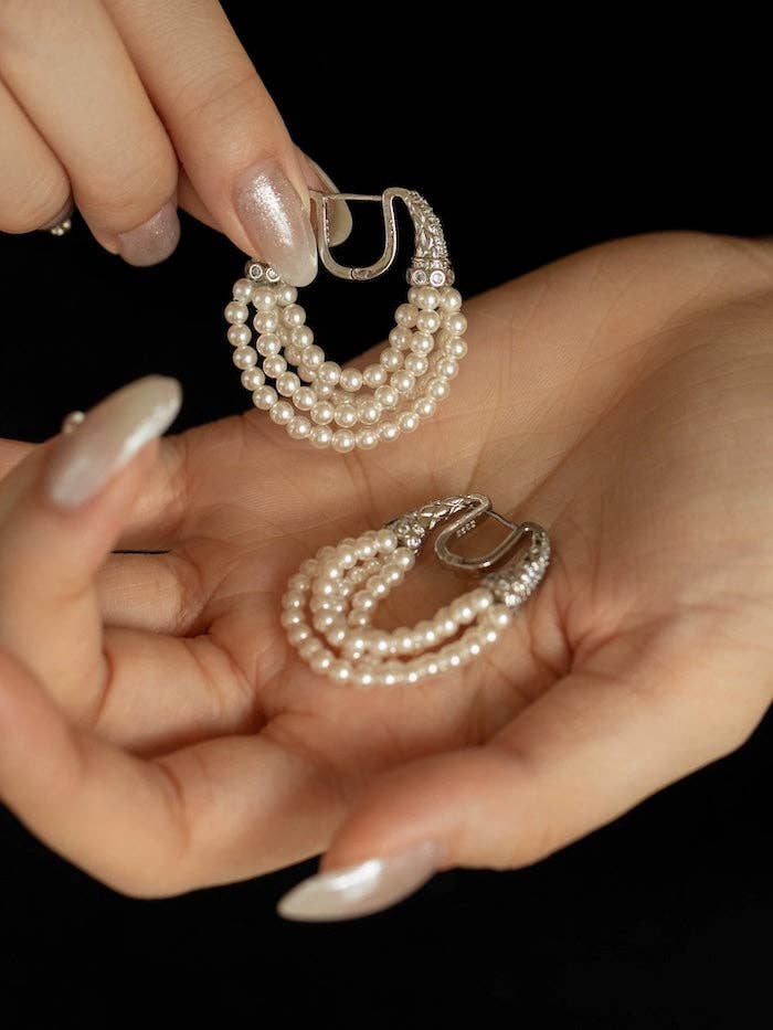 Pendientes de cadena de perlas de varias capas