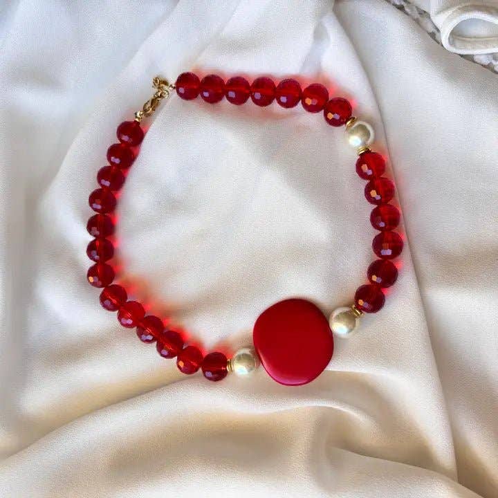 Red Ember collar con cristales rojos y placa de resina