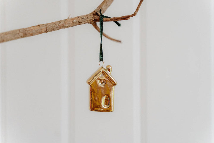 Casa Colgante de Navidad de Cerámica Dorada