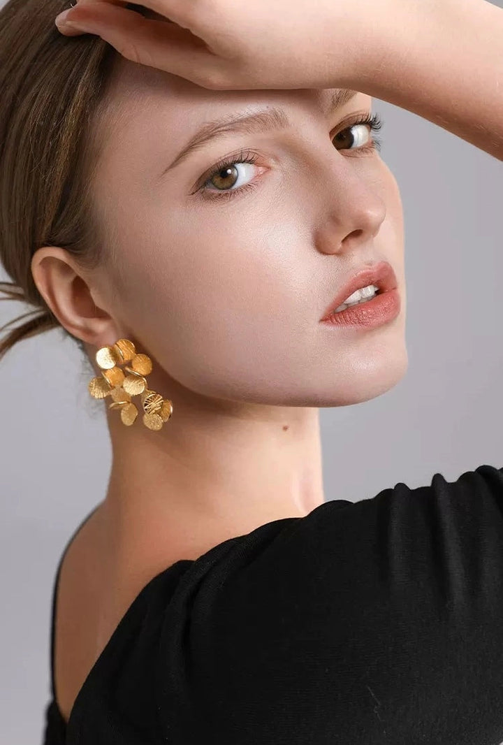 Pendientes elegantes con diseño de ramo de flores - Baño de oro