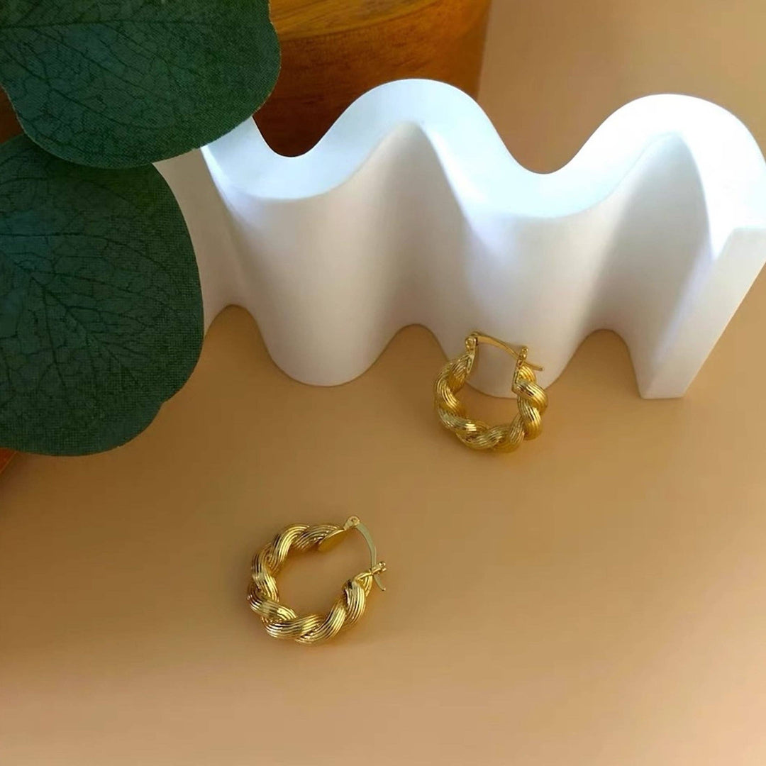 Pendientes de aro trenzados de estilo vintage chapado en oro