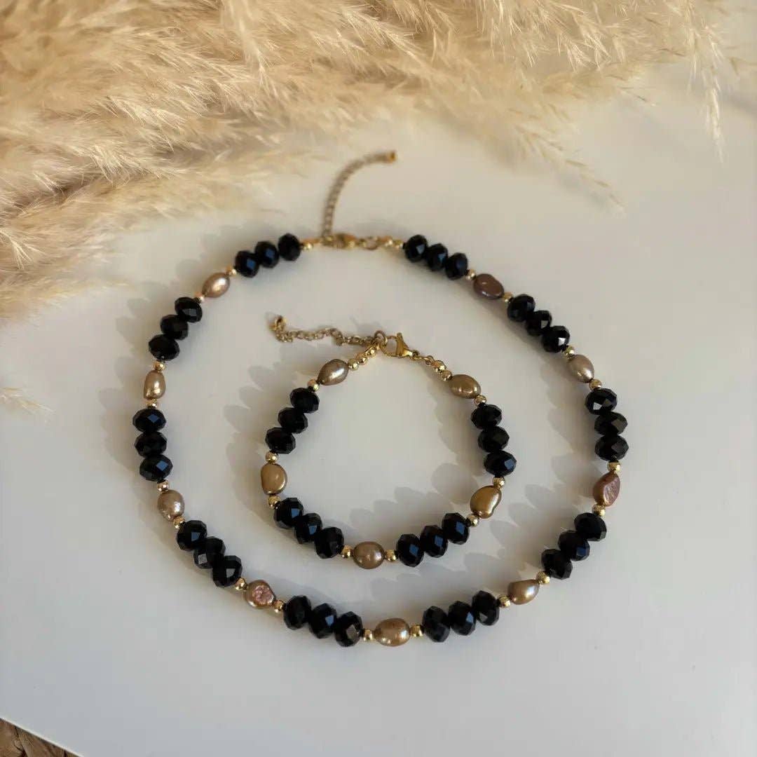 FIAMMA BLACK – Pulsera con medios cristales y perlas
