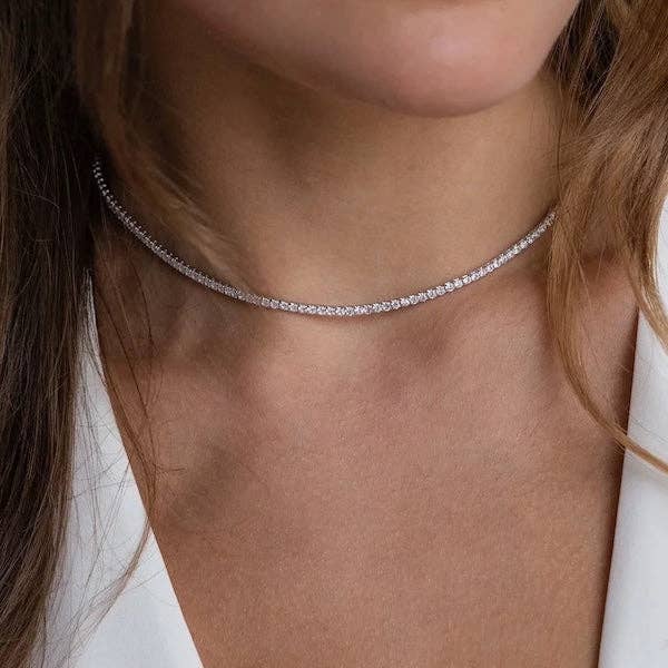 Choker brillante con apariencia de diamantes atemporales chapado en oro con circonitas de calidad AAAA