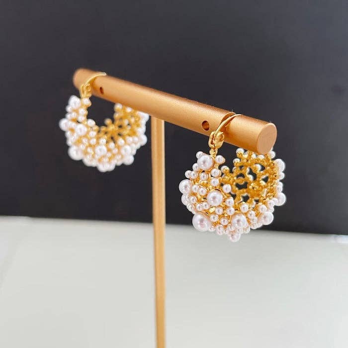 Pendientes de aro con cesta romántica de perlas - Oro y plata