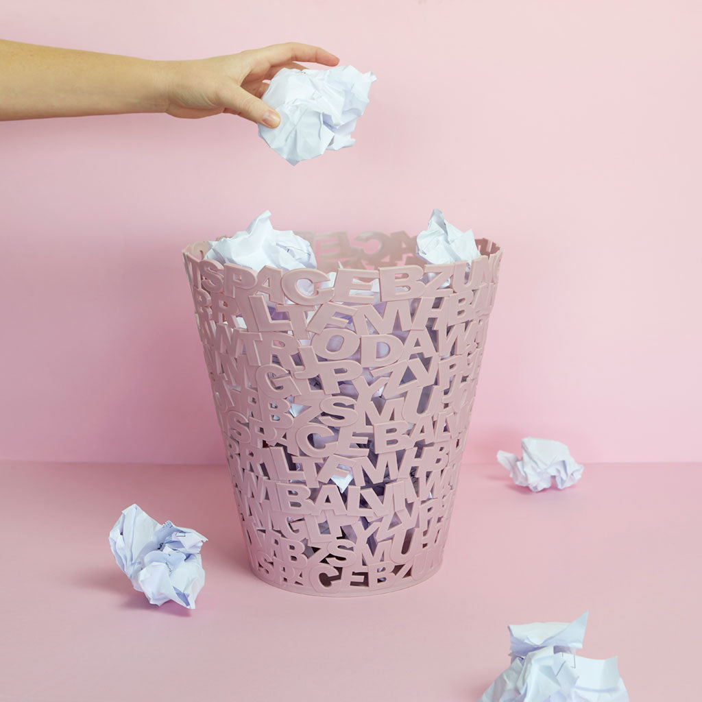 Papelera Letters rosa plástico